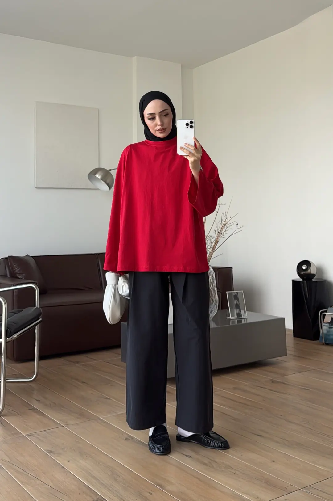 Bisiklet Yaka Düşük Omuzlu Tişört Kırmızı