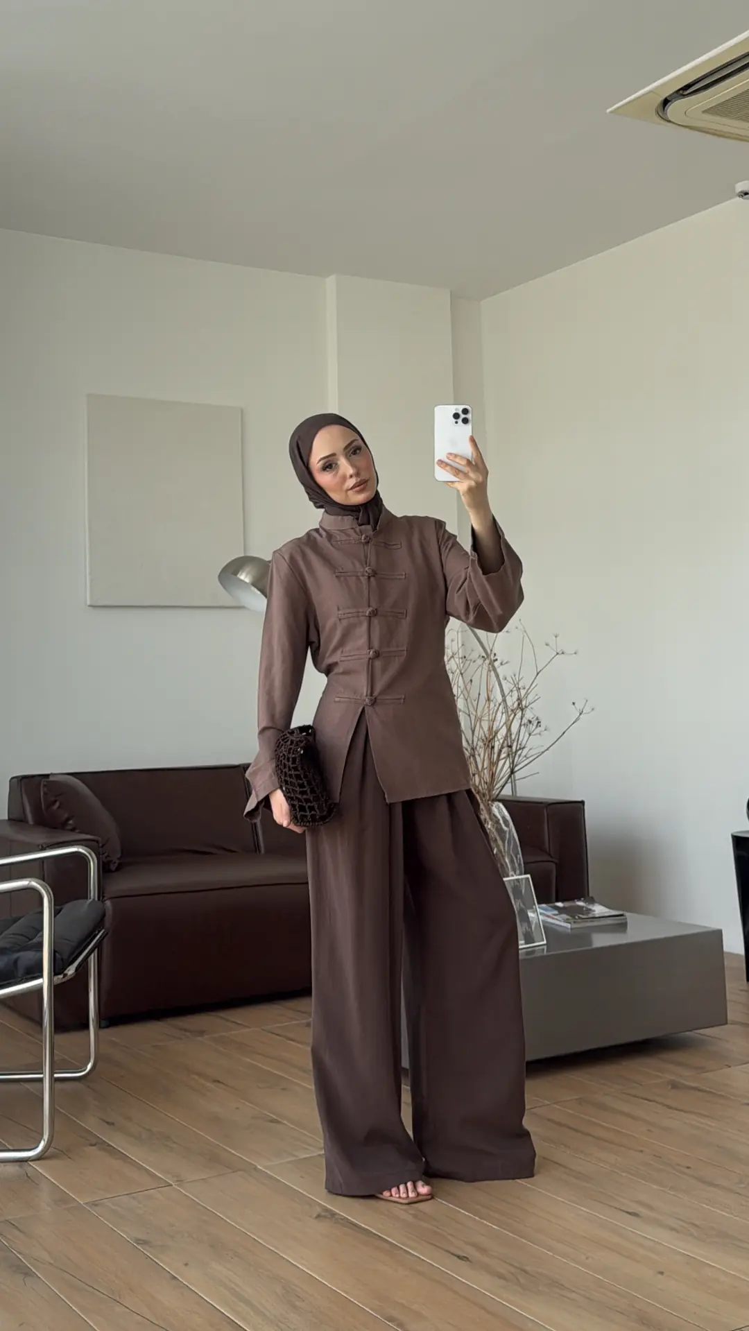 Süslü Düğmeli Keten Bluz Moca