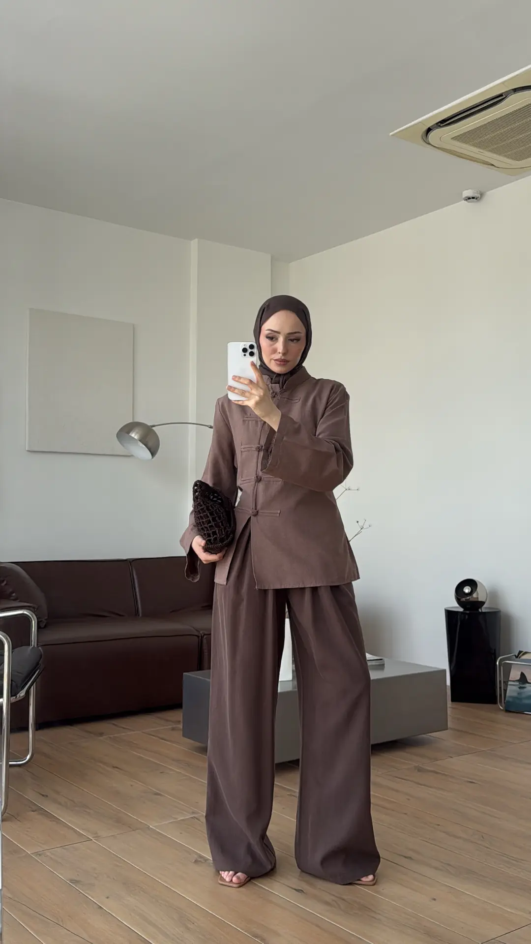 Süslü Düğmeli Keten Bluz Moca