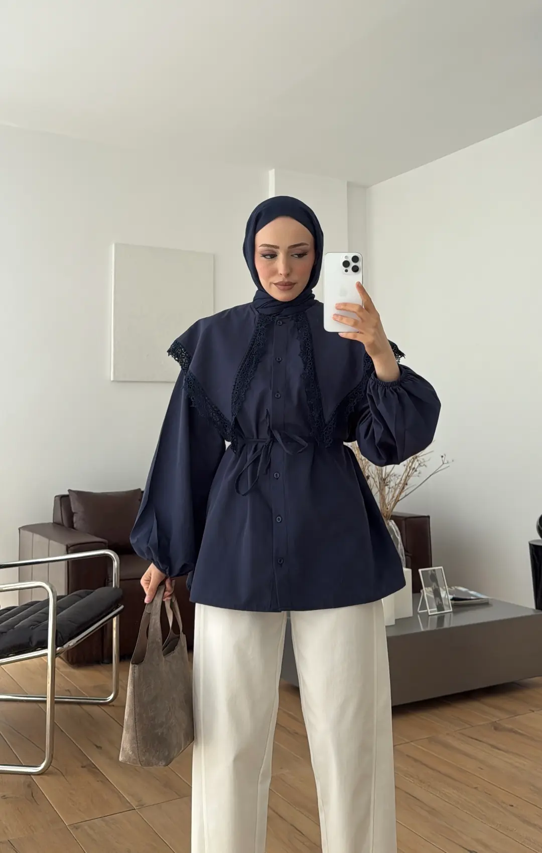 Mendil Yaka Dantel Detaylı Gömlek Lacivert