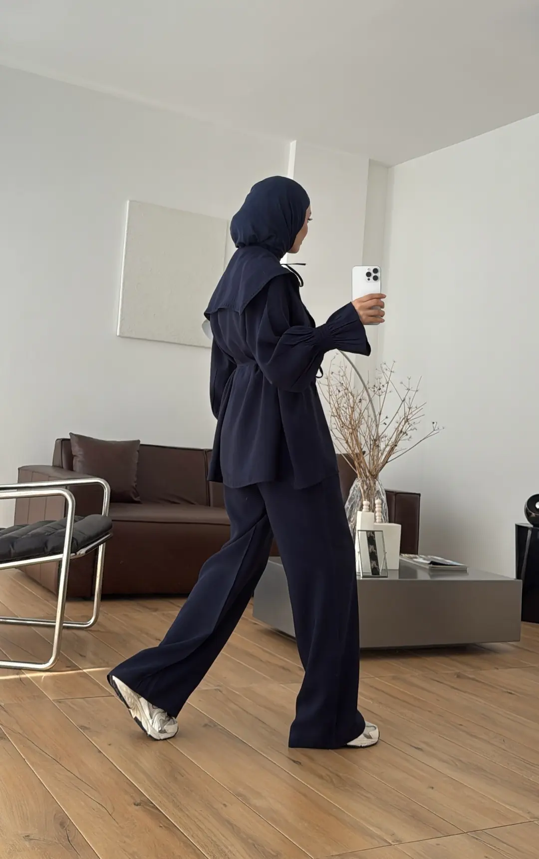 Seyyar Yakalı Nakışlı Takım Lacivert