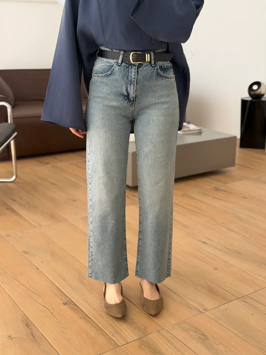 Premium Paçası Kesik Kemerli Jean 046