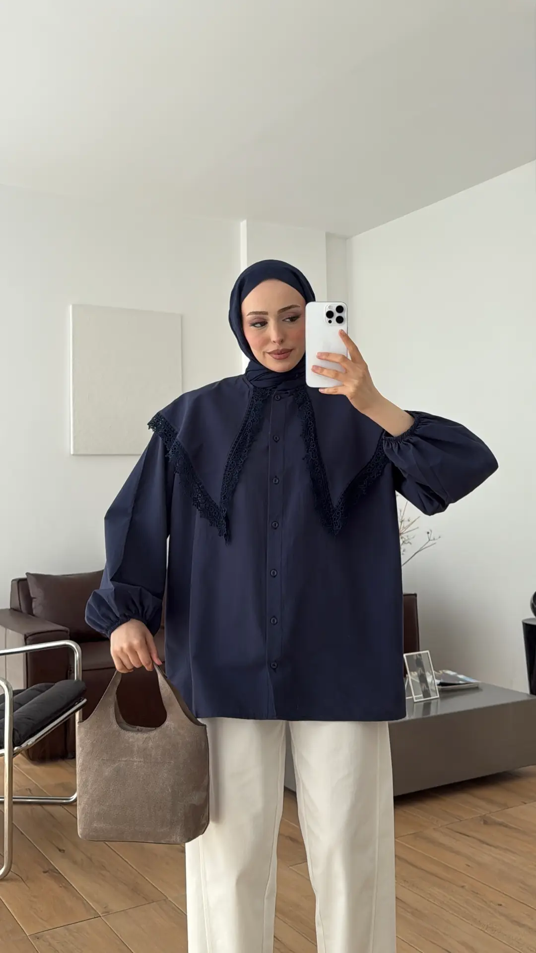 Mendil Yaka Dantel Detaylı Gömlek Lacivert