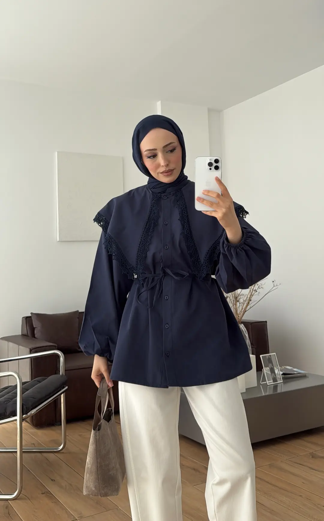 Mendil Yaka Dantel Detaylı Gömlek Lacivert