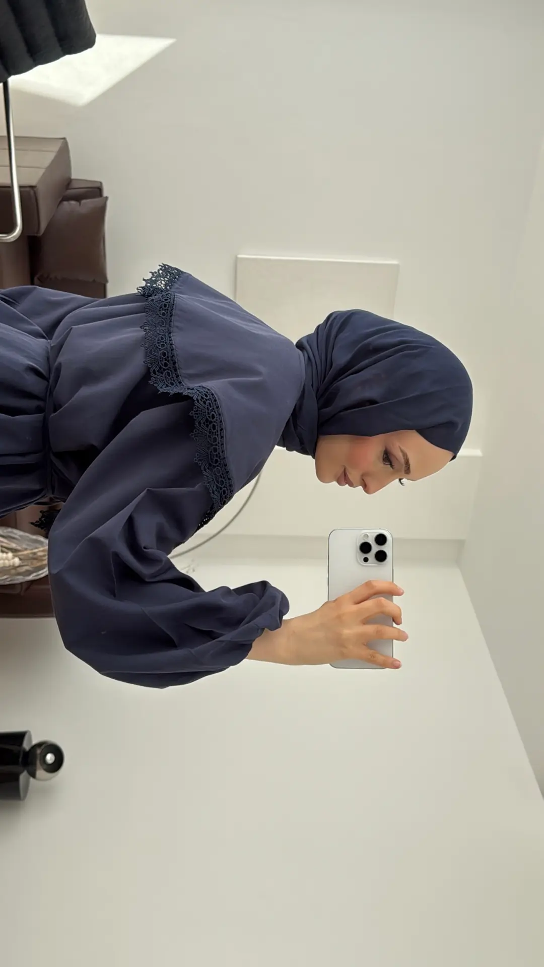 Mendil Yaka Dantel Detaylı Gömlek Lacivert