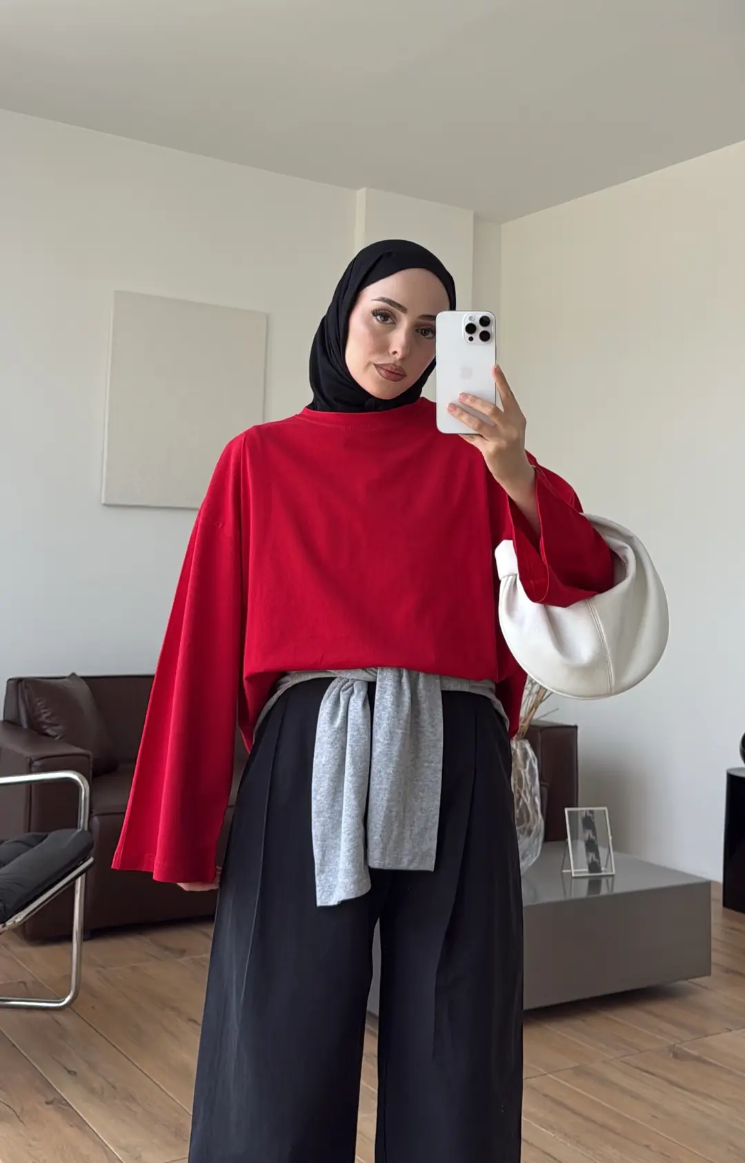 Bisiklet Yaka Düşük Omuzlu Tişört Kırmızı