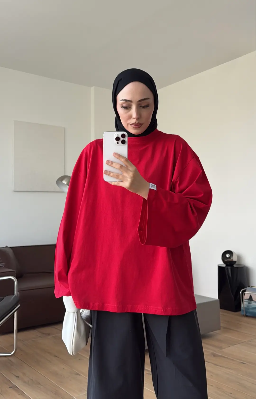 Bisiklet Yaka Düşük Omuzlu Tişört Kırmızı