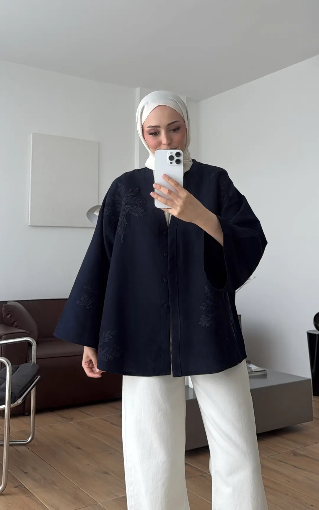 Nakışlı V Yaka Gömlek Lacivert