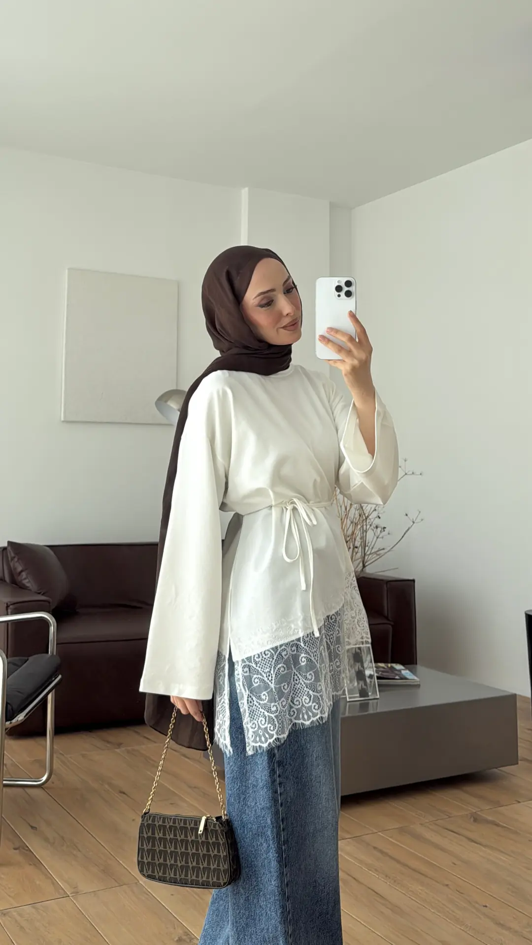 Eteği Dantel Detay Sweat Beyaz