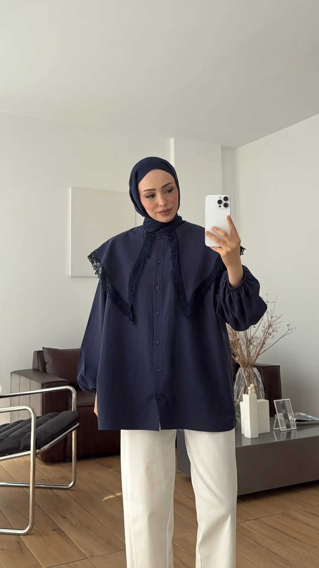 Mendil Yaka Dantel Detaylı Gömlek Lacivert