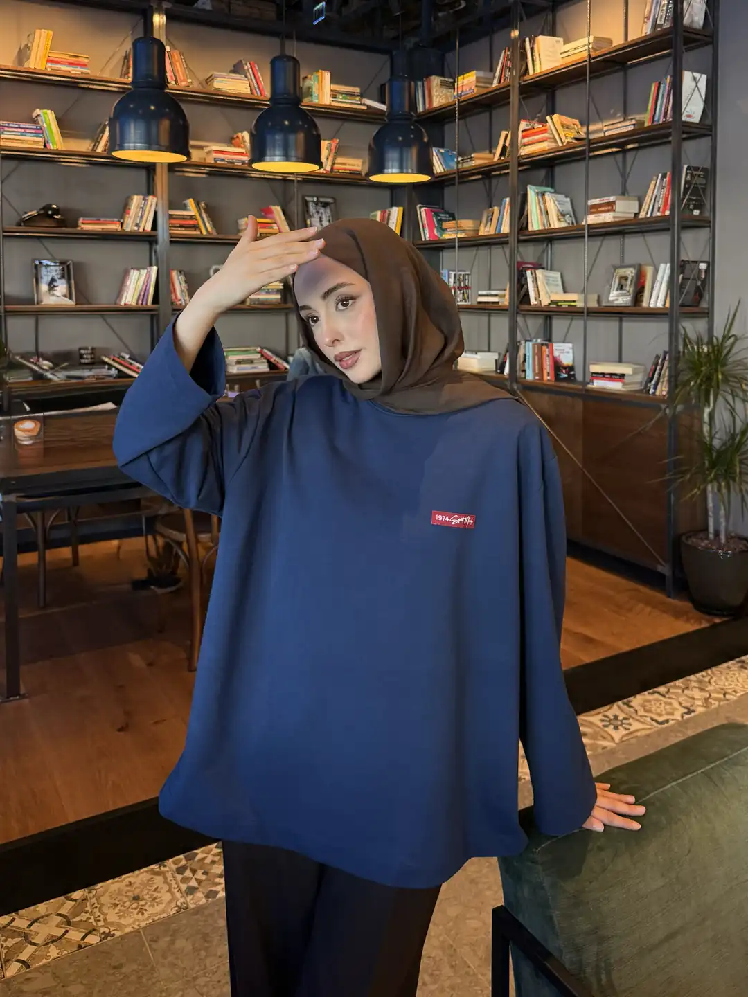 Etiket Baskılı Sweatshirt Lacivert