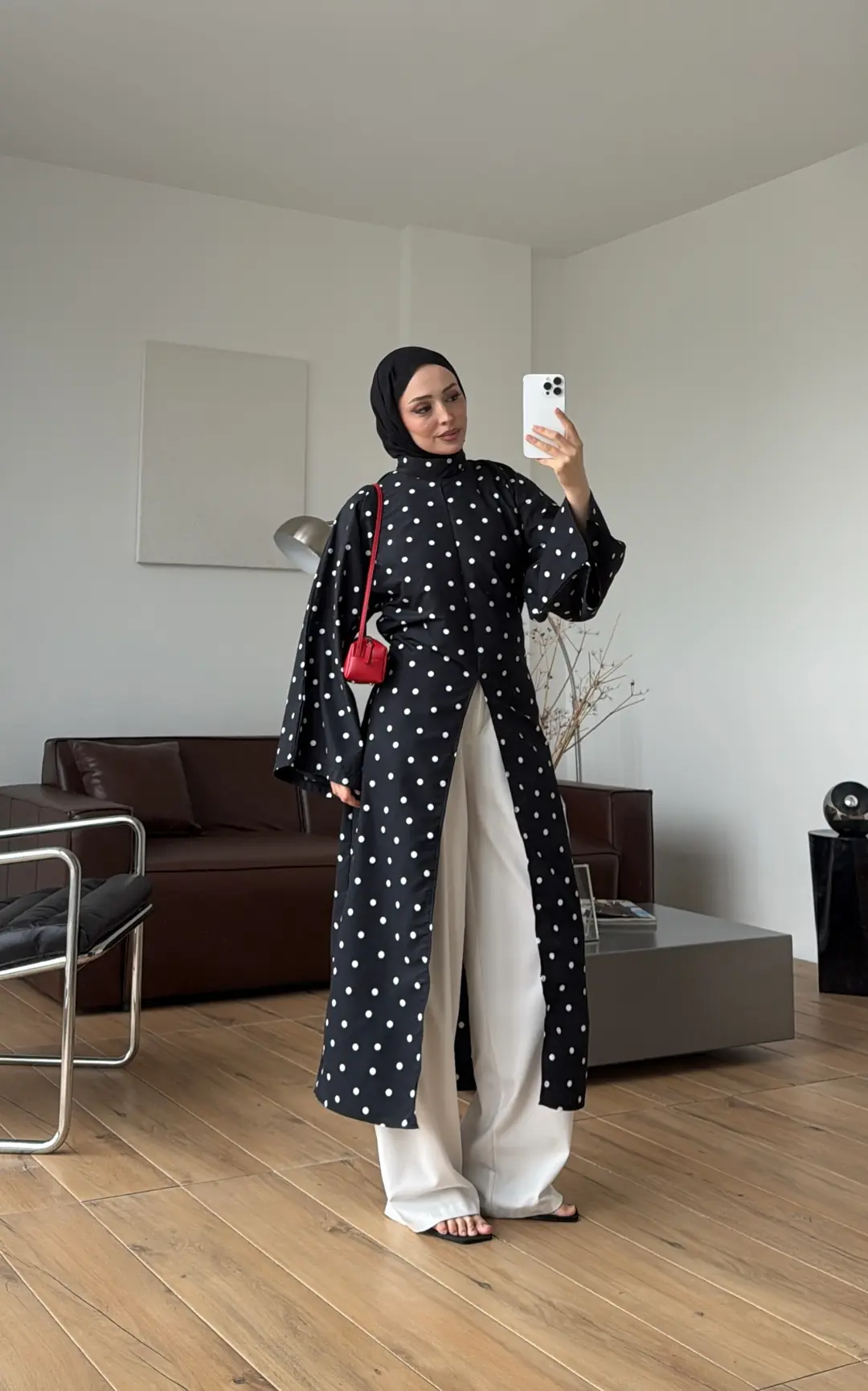 Puantiyeli Yırtmaç Detaylı Tunik Siyah