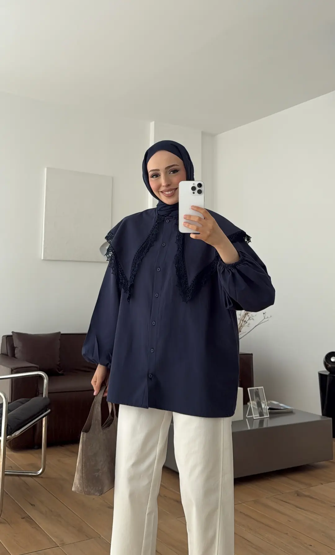 Mendil Yaka Dantel Detaylı Gömlek Lacivert