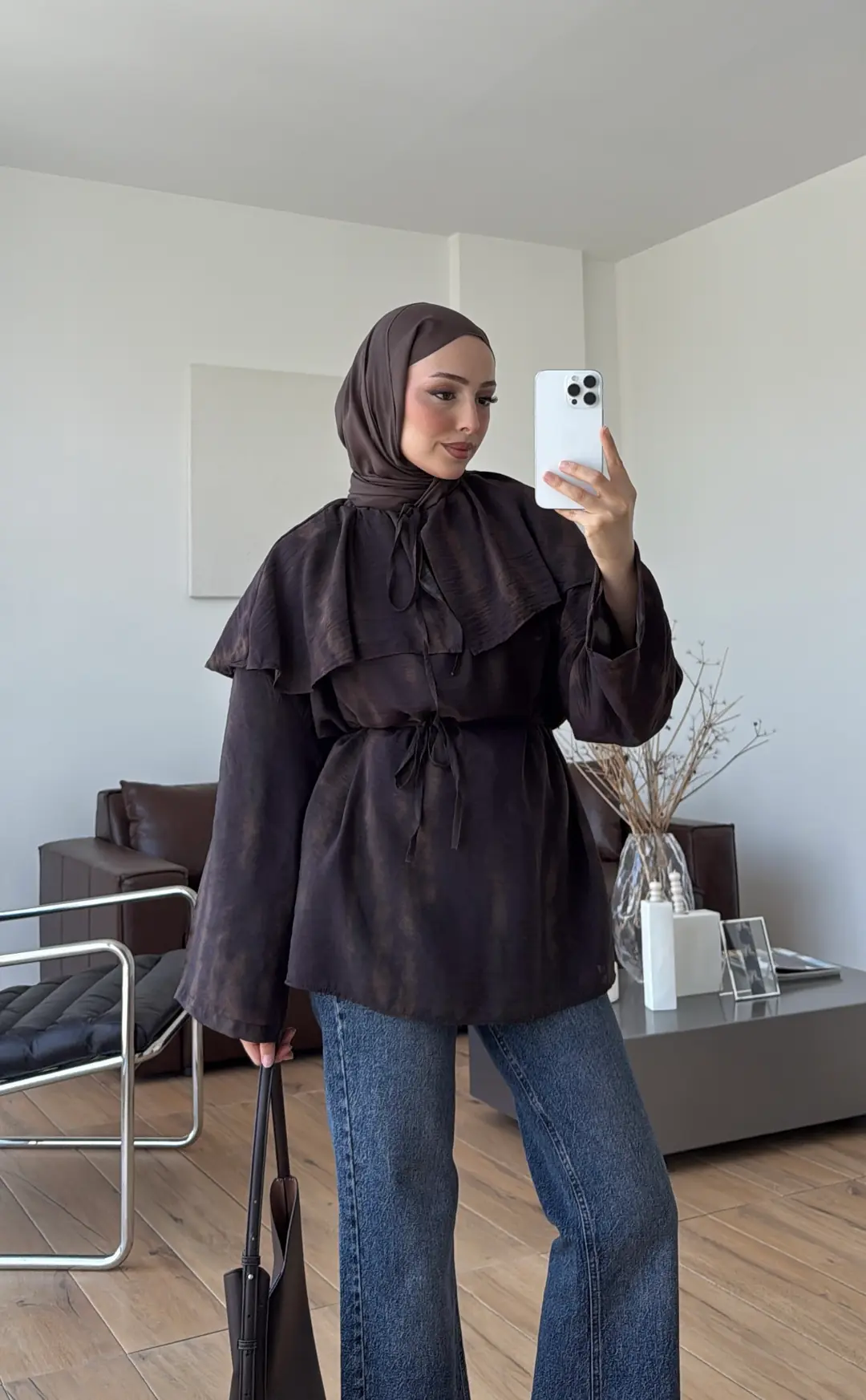 Pelerinli Bağcıklı Bluz Kahve