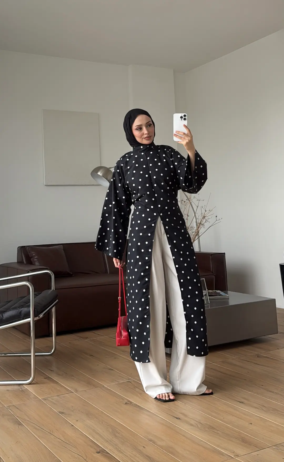 Puantiyeli Yırtmaç Detaylı Tunik Siyah