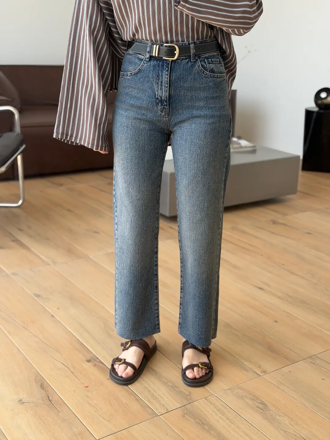 Premium Paçası Kesik Kemerli Jean 102