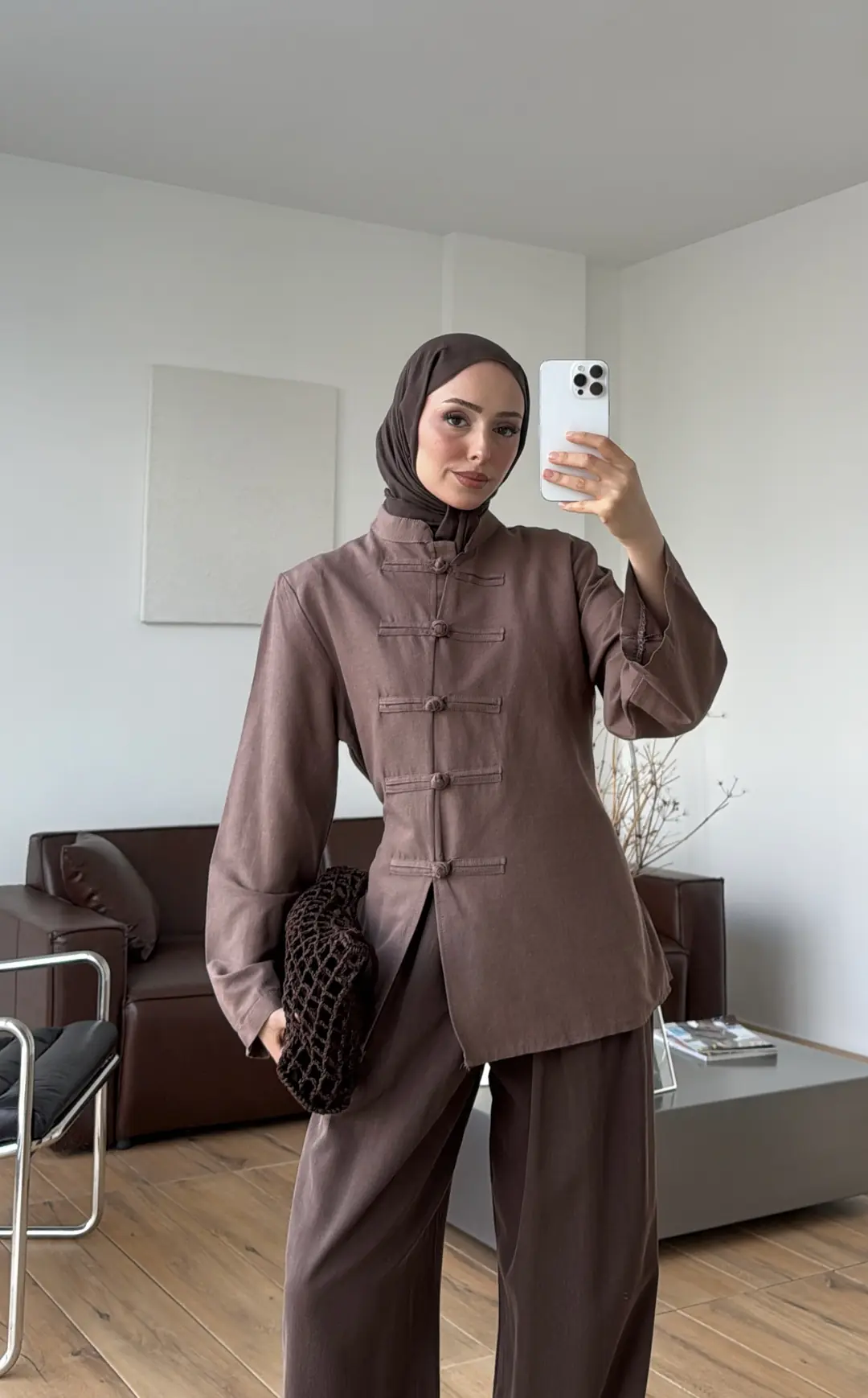 Süslü Düğmeli Keten Bluz Moca