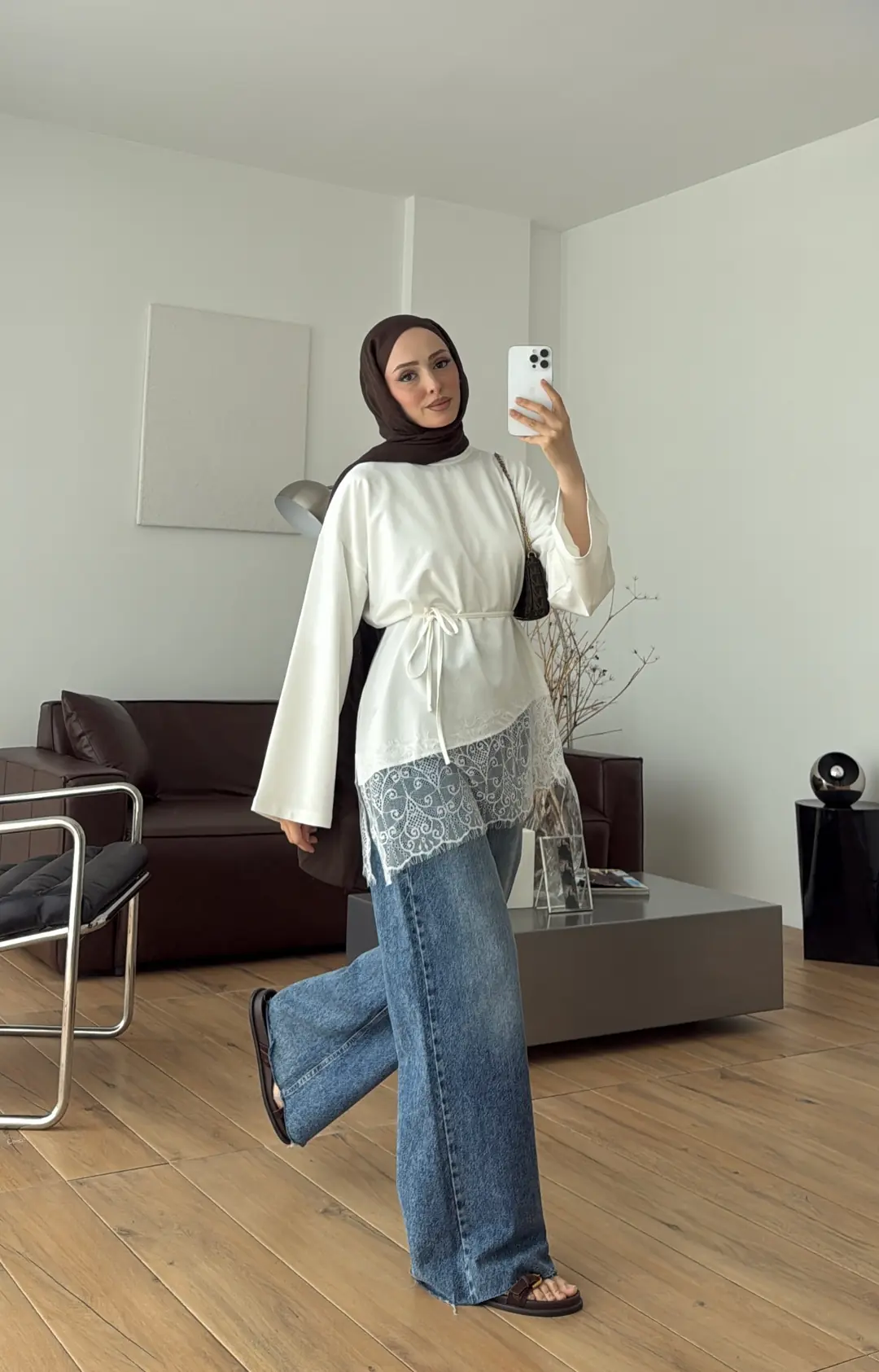 Eteği Dantel Detay Sweat Beyaz