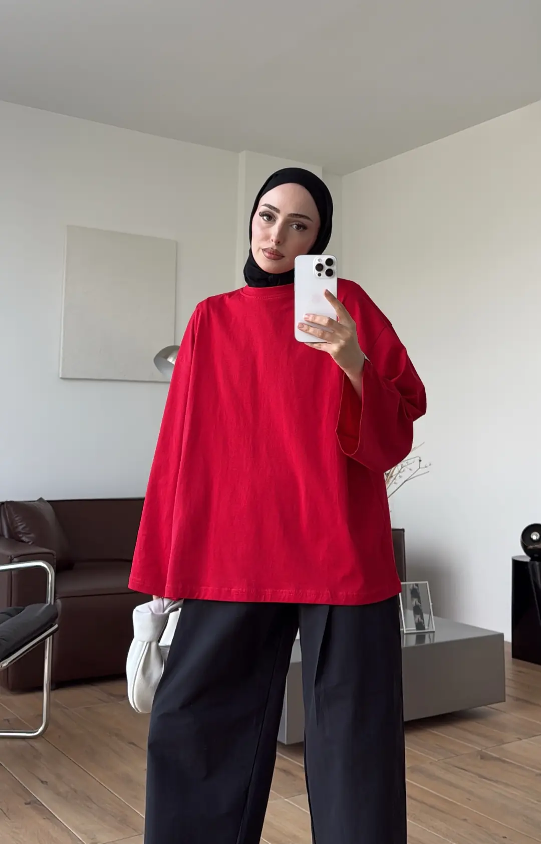 Bisiklet Yaka Düşük Omuzlu Tişört Kırmızı