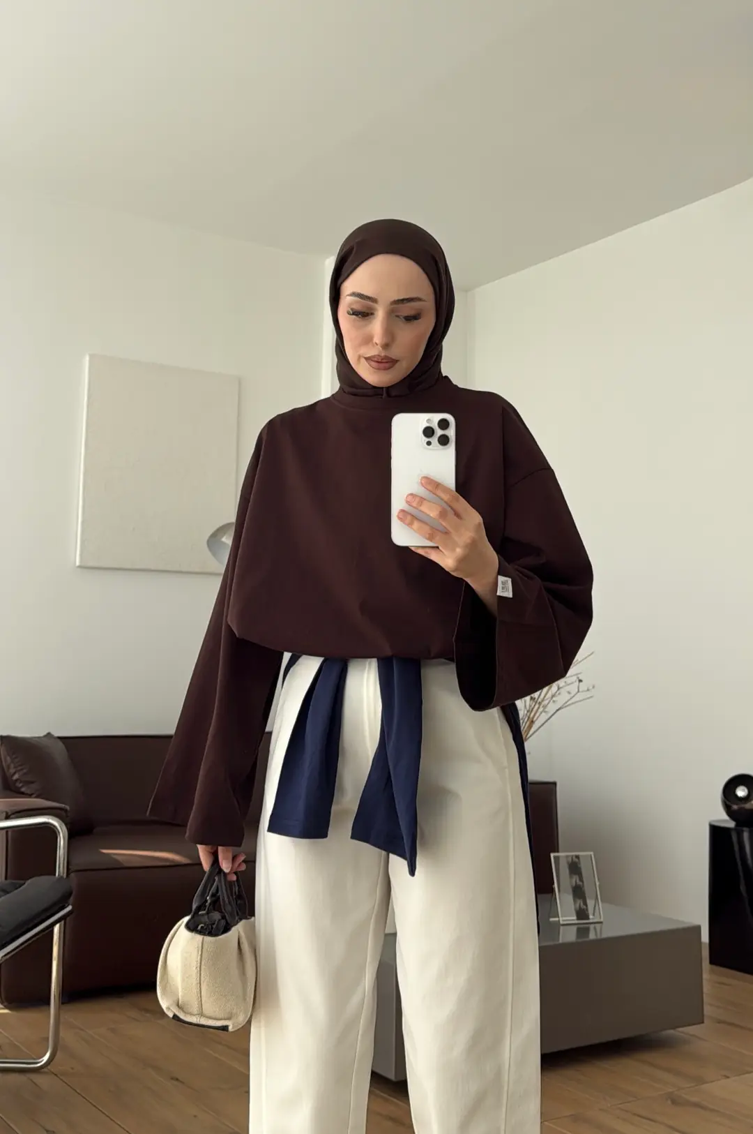 Bisiklet Yaka Düşük Omuzlu Tişört Kahve