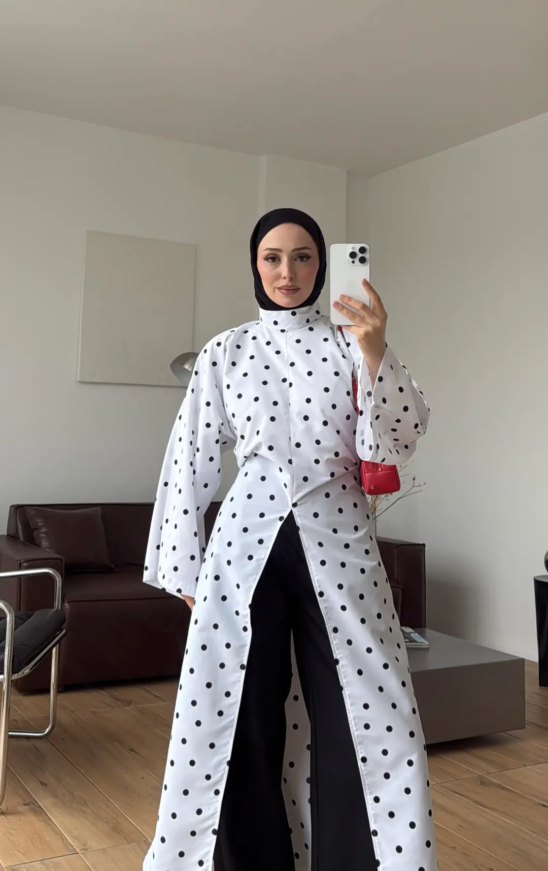 Puantiyeli Yırtmaç Detaylı Tunik Beyaz