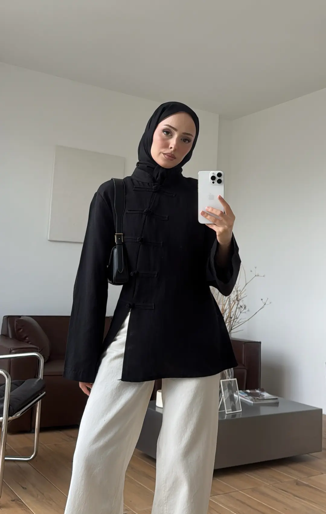 Süslü Düğmeli Keten Bluz Siyah