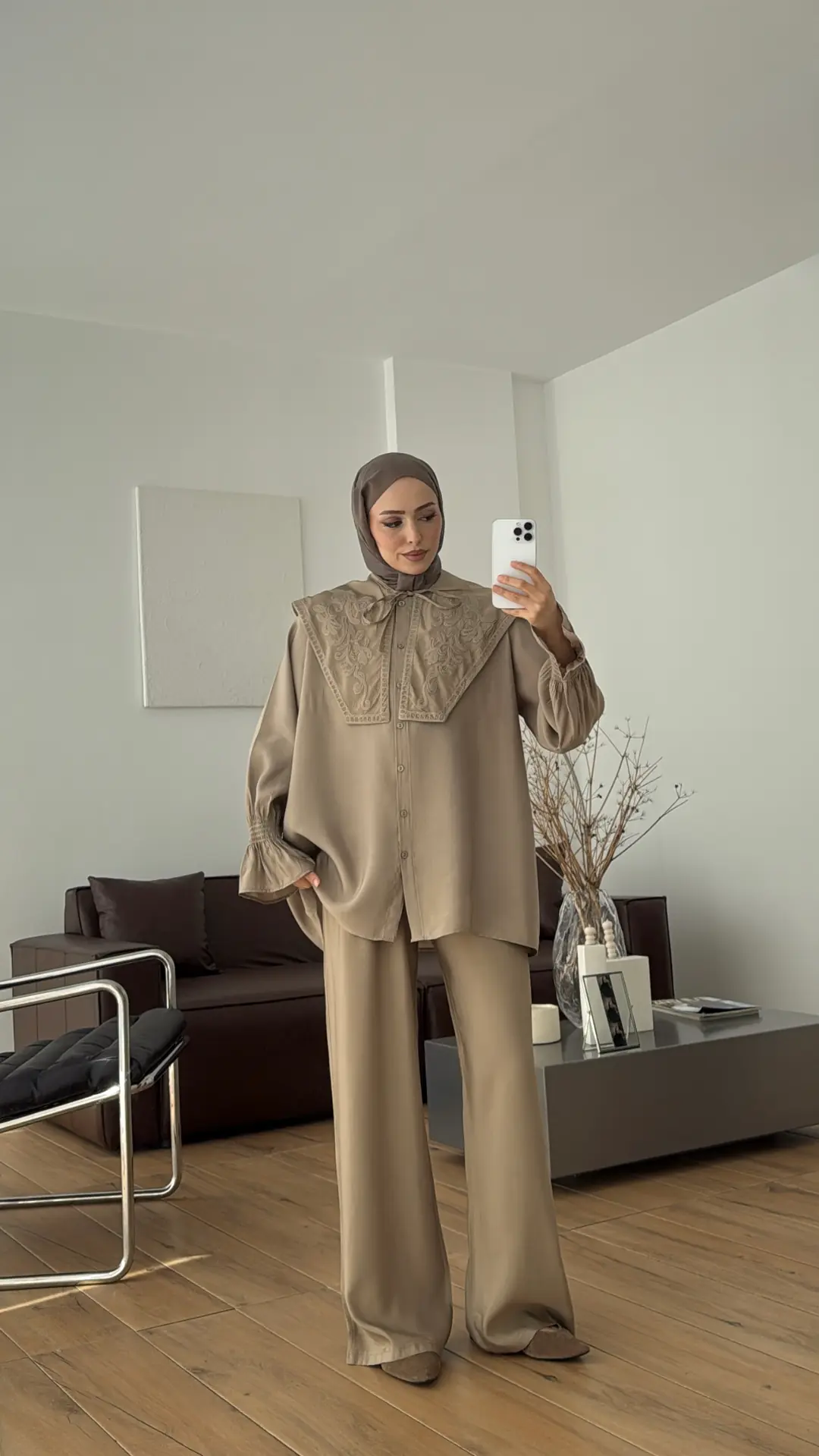 Seyyar Yakalı Nakışlı Takım Cağla