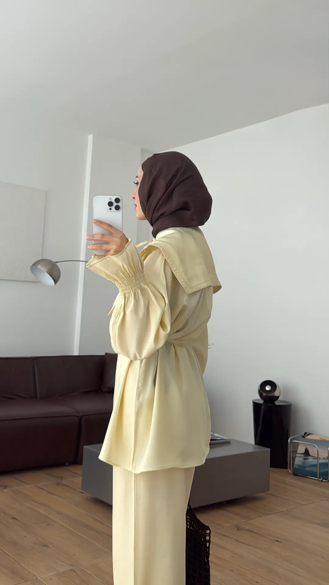 Seyyar Yakalı Nakışlı Takım Sarı