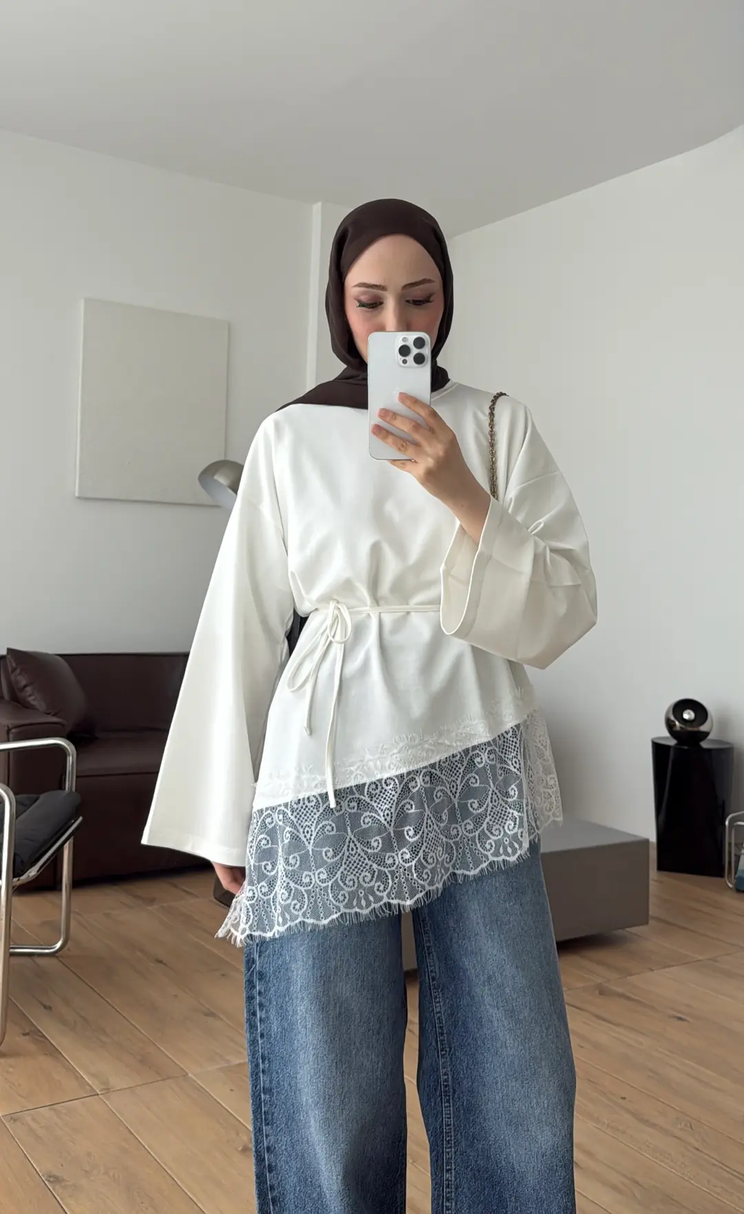 Eteği Dantel Detay Sweat Beyaz