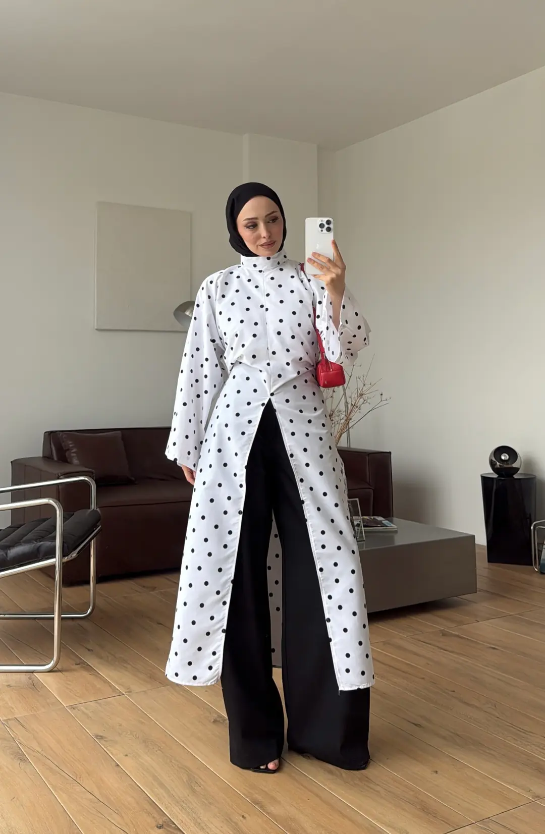 Puantiyeli Yırtmaç Detaylı Tunik Beyaz