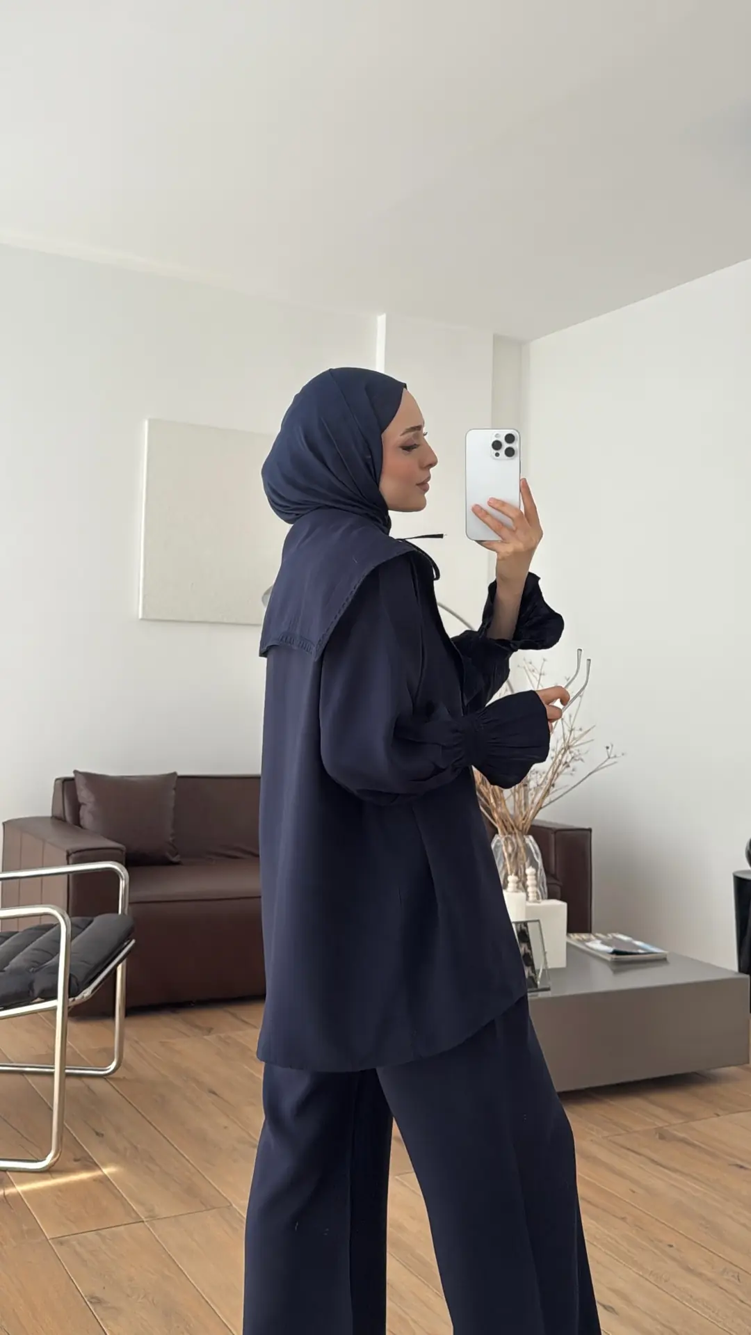 Seyyar Yakalı Nakışlı Takım Lacivert