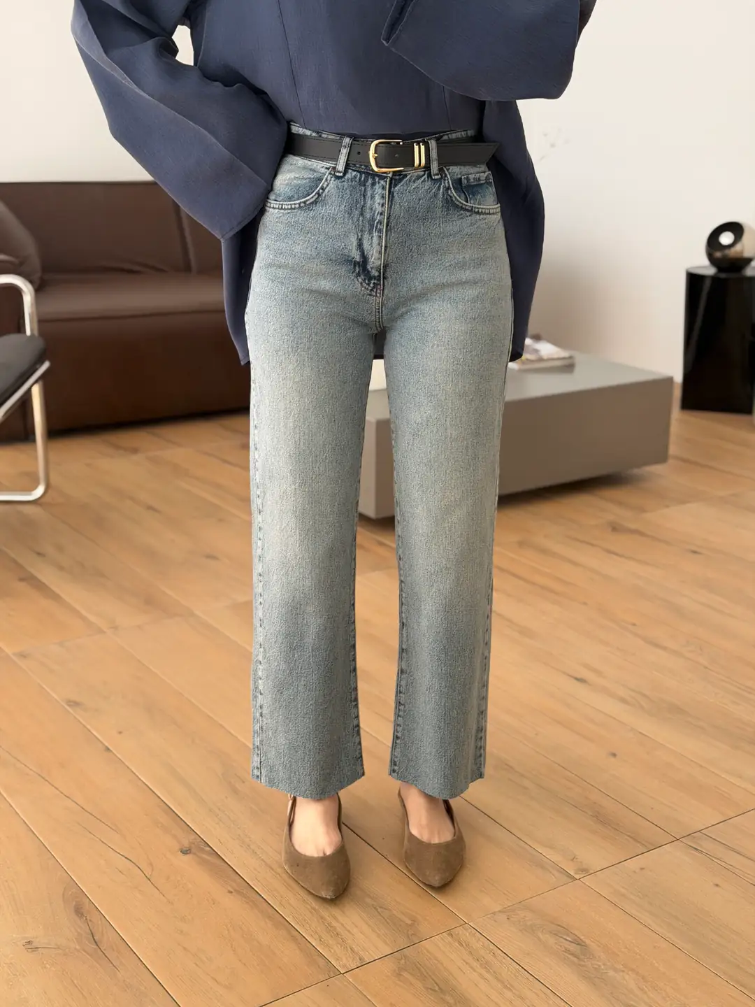 Premium Paçası Kesik Kemerli Jean 046
