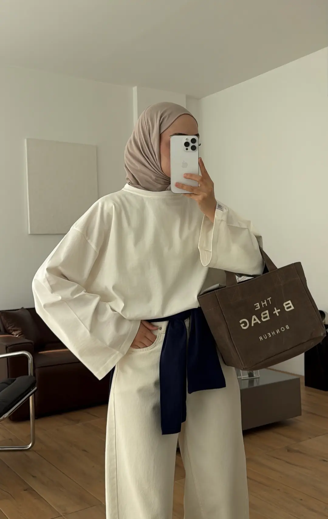 Bisiklet Yaka Düşük Omuzlu Tişört Ekru