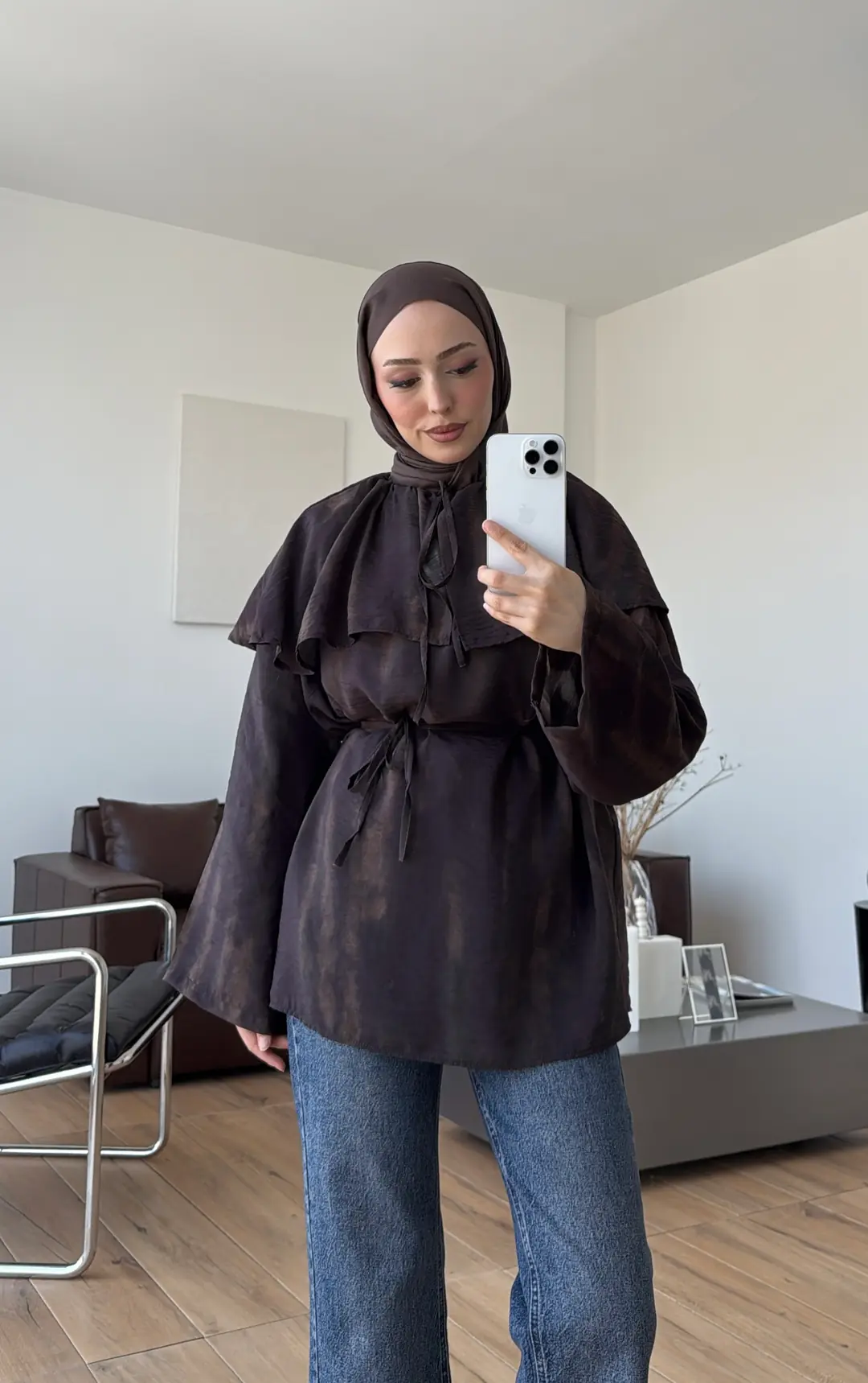 Pelerinli Bağcıklı Bluz Kahve