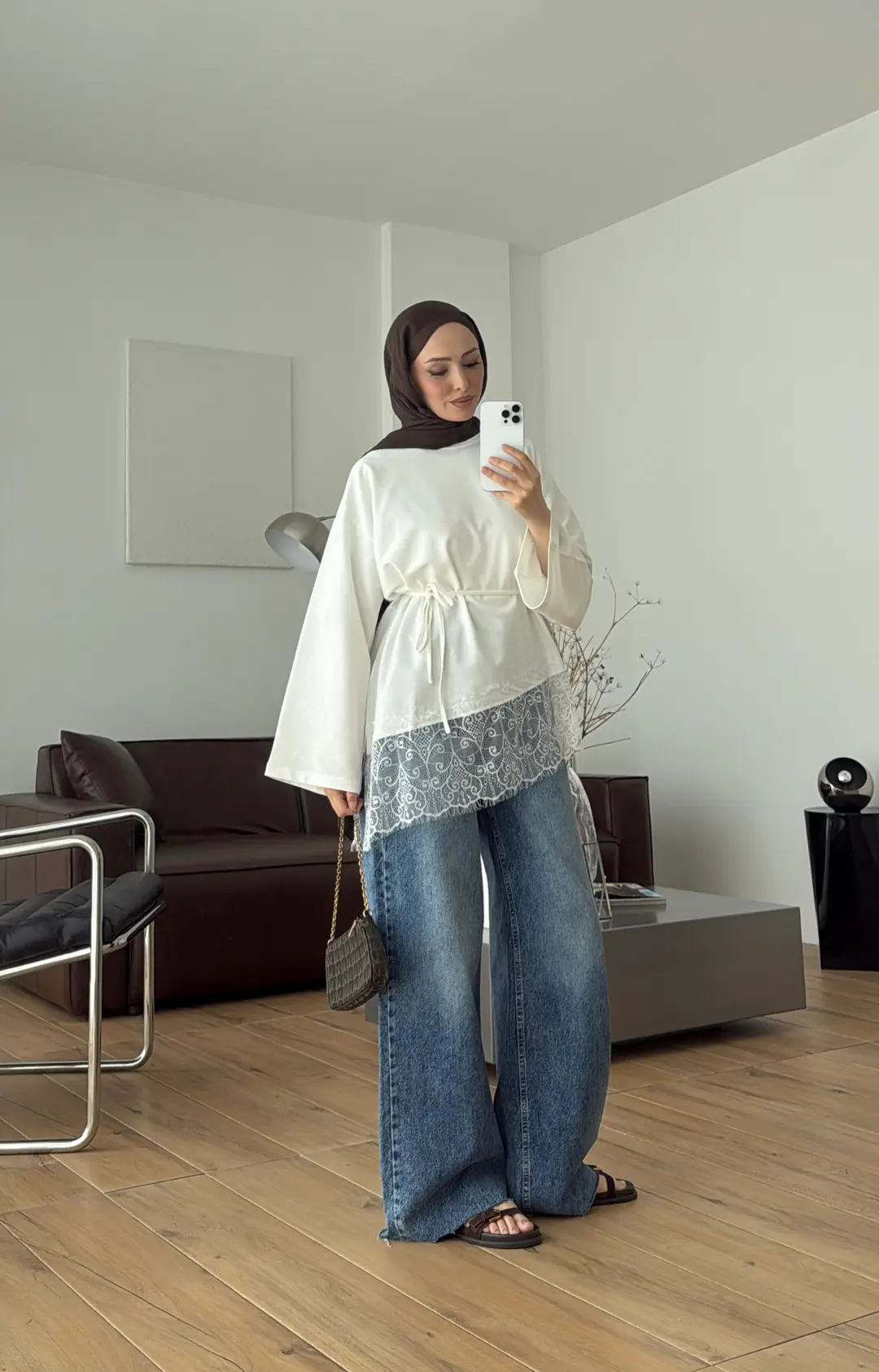 Eteği Dantel Detay Sweat Beyaz