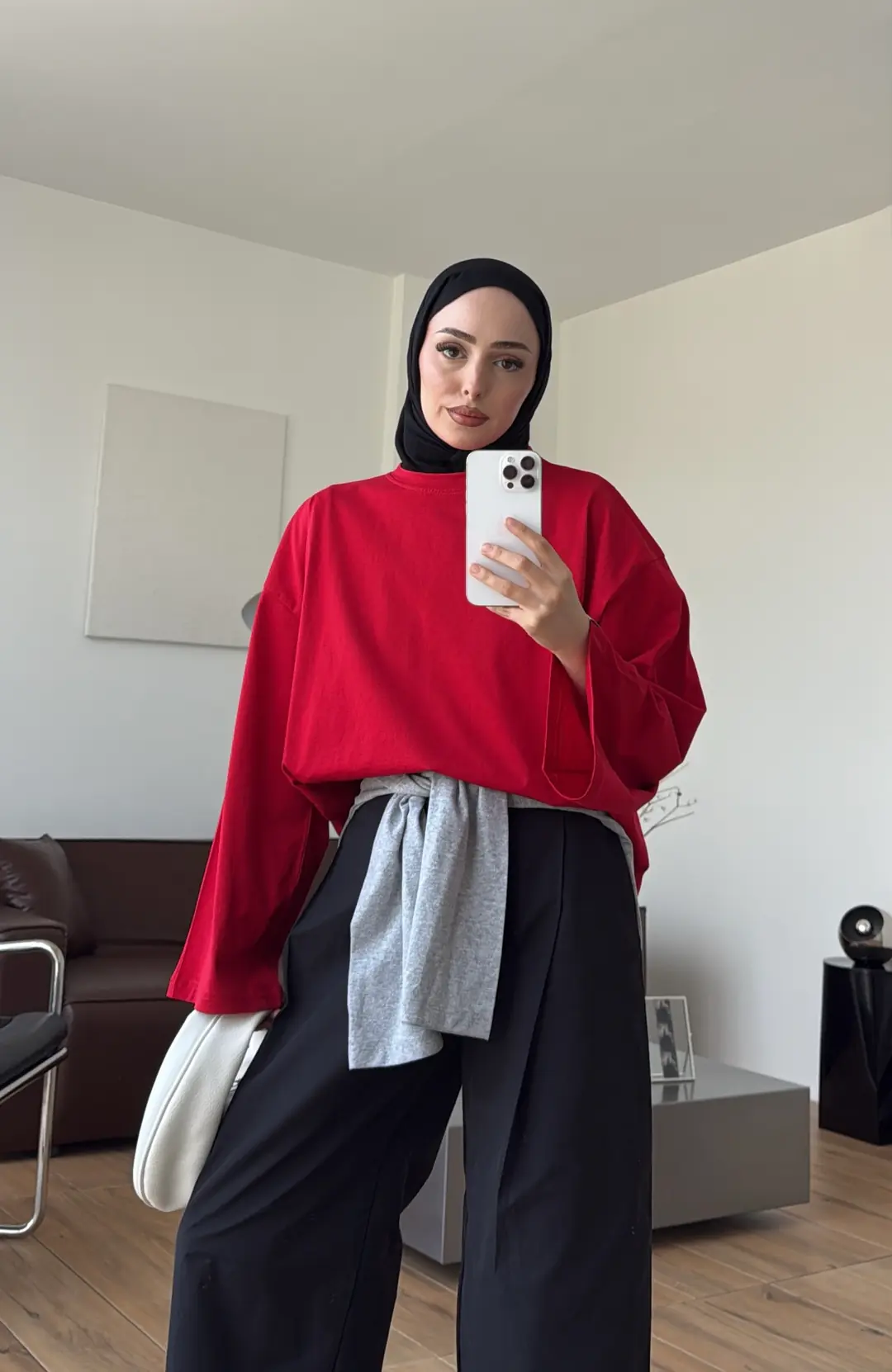 Bisiklet Yaka Düşük Omuzlu Tişört Kırmızı