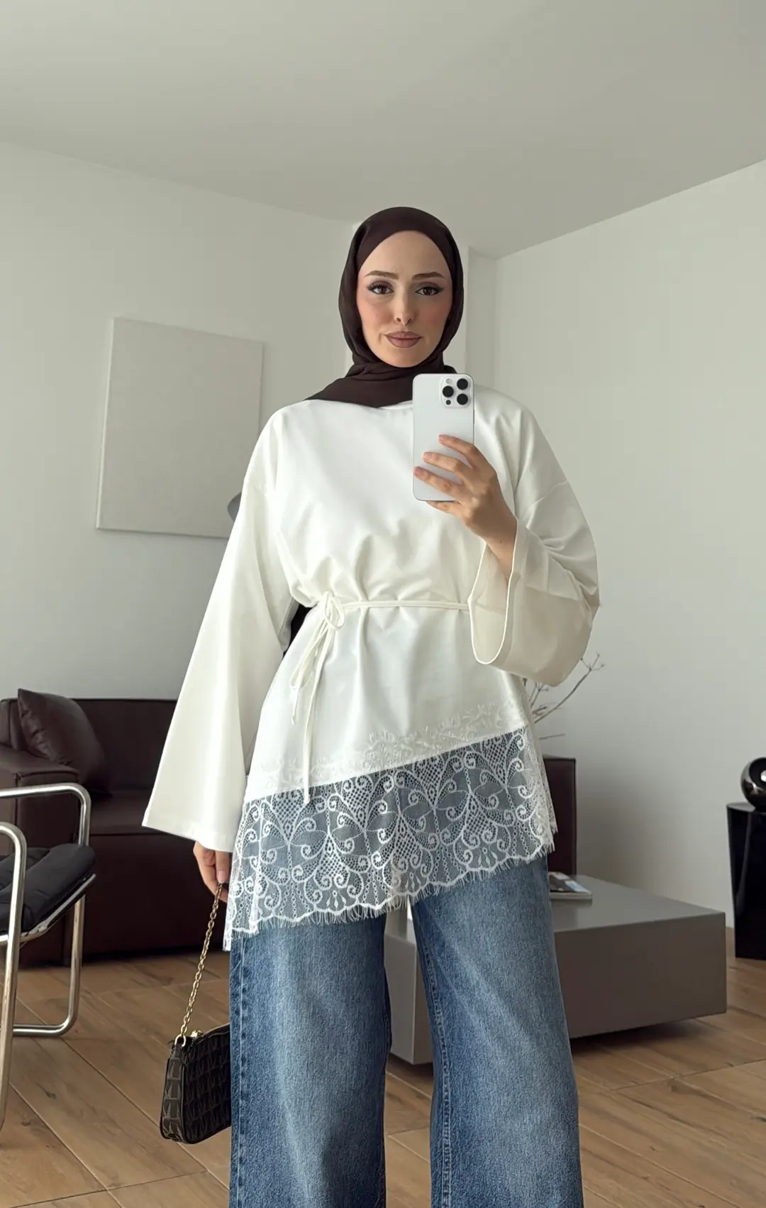Eteği Dantel Detay Sweat Beyaz