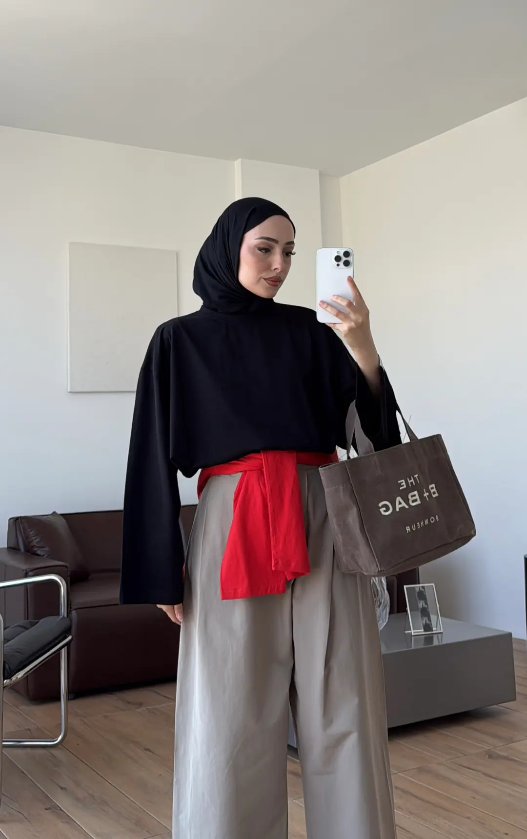 Bisiklet Yaka Düşük Omuzlu Tişört Siyah