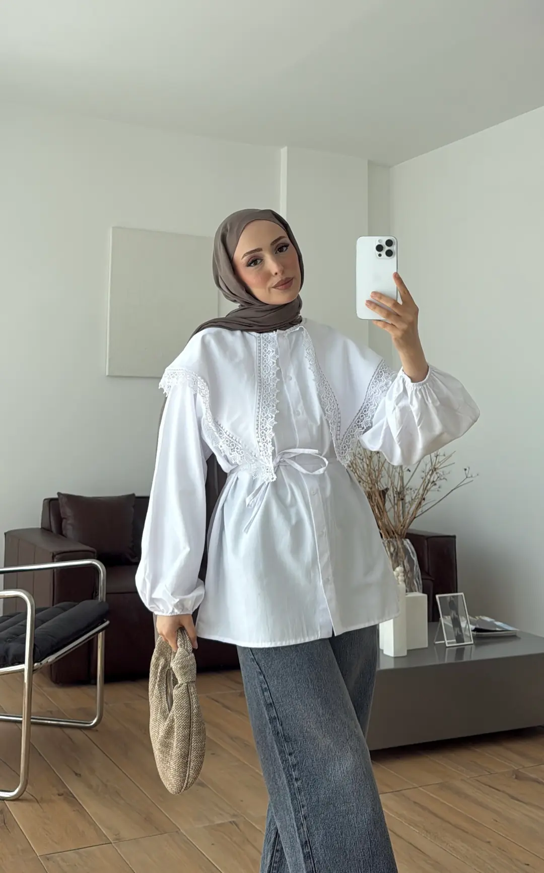 Mendil Yaka Dantel Detaylı Gömlek Beyaz